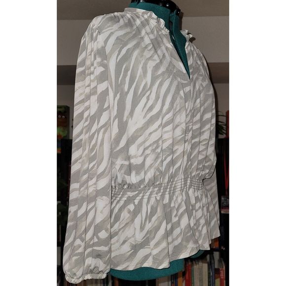 SIMPLY VERAWANG Sz XL Gray/White Zebra Print Watercolor Blouse Peplum Waist NWT - Picture 1 of 9